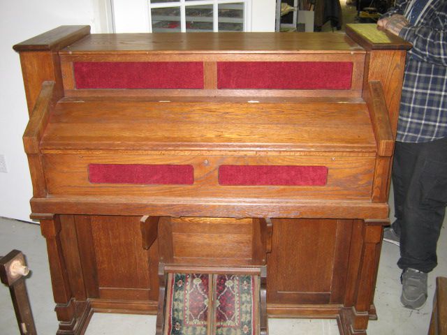 Estey Philharmonic Reed Organ Model O 81