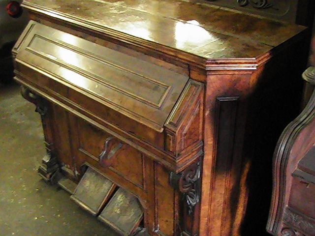 Alexandre Harmonium Pump Organ