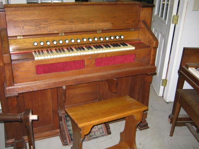 Estey Philharmonic Reed Organ Model O 81