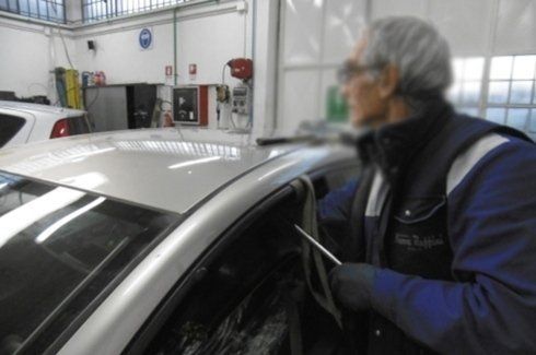 servizio di levigatura carrozzeria