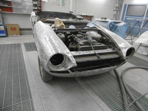 auto d'epoca in riparazione