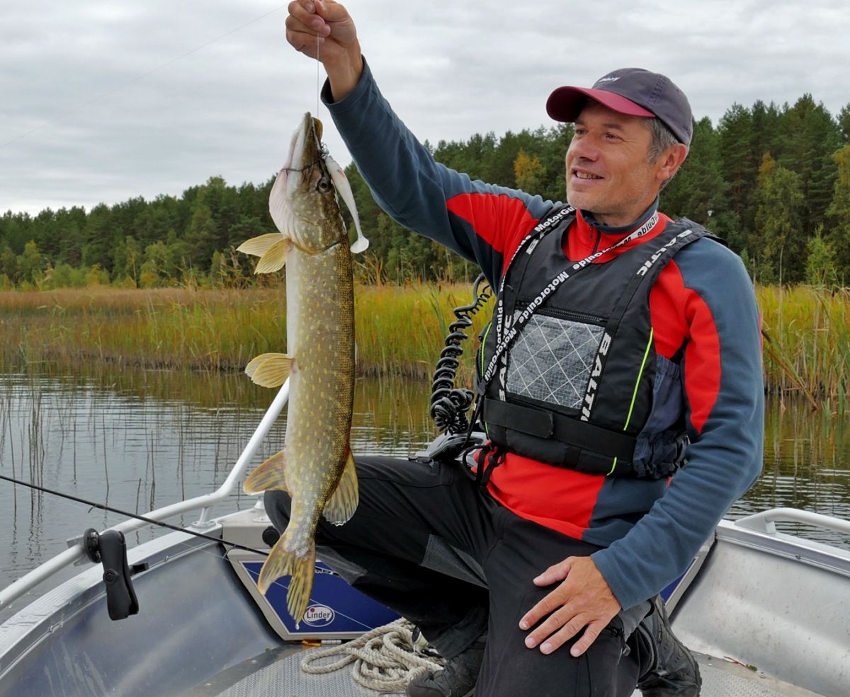 Fishing Boat Rental in Finland Linder 445