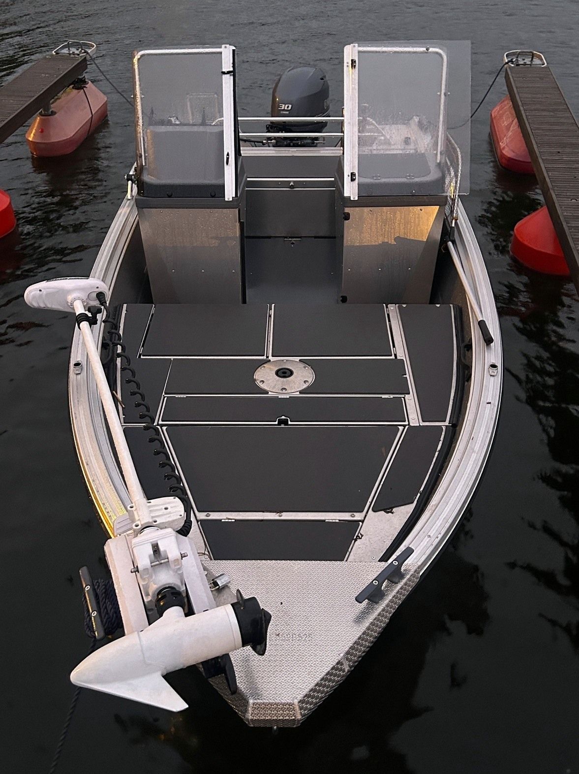 Катер для рыбалки в Финляндии с мотором 30 лс