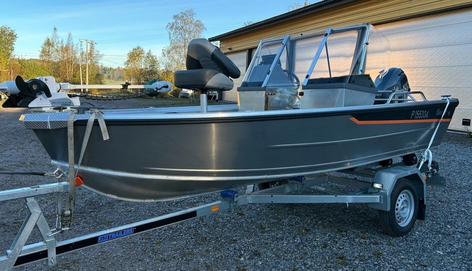 Катер на трейлере