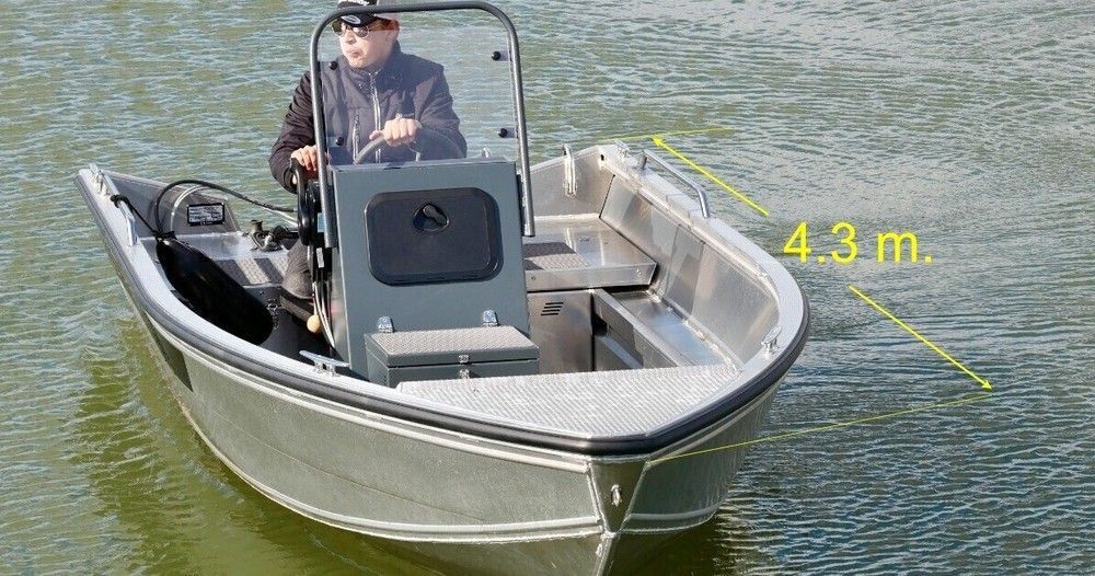 Fishing boat MasterPro 430