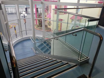 glass staircase balustrades