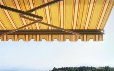 tenda da sole gialla