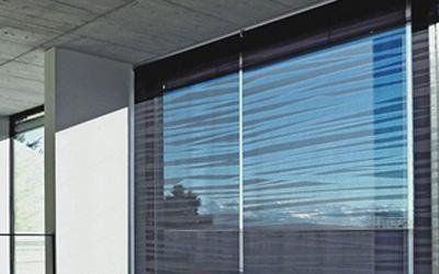 finestra con tenda di design