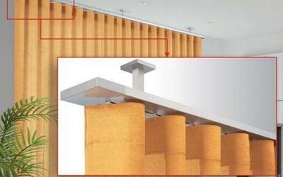 sistema per l'aggancio di una tenda