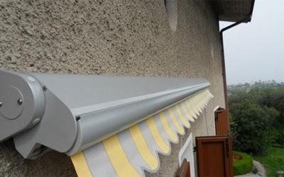 tenda da sole chiusa