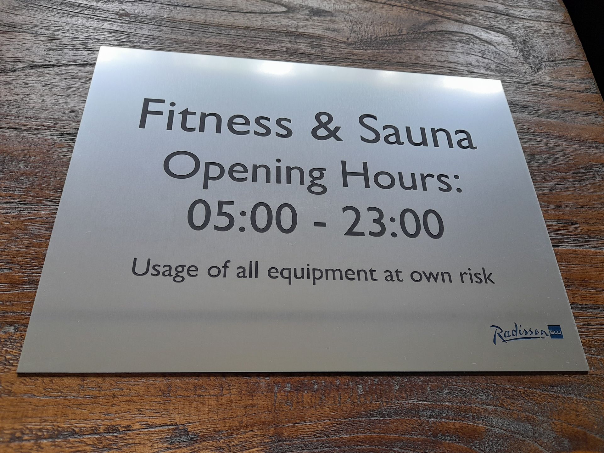 Aluminium bord logo Naambordenservice Amsterdam