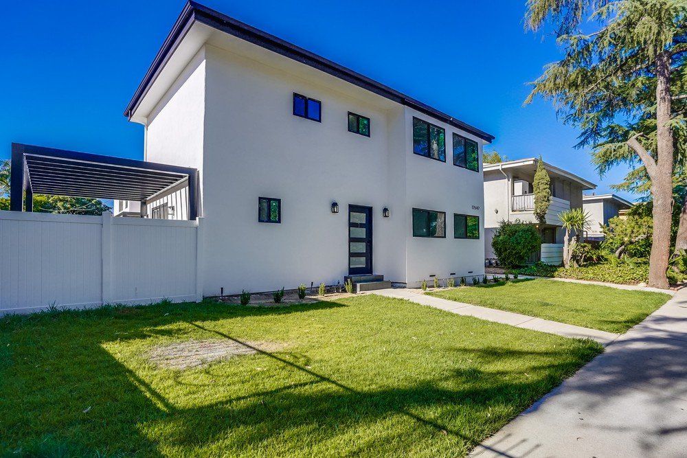 12547 Chandler Blvd. Exterior