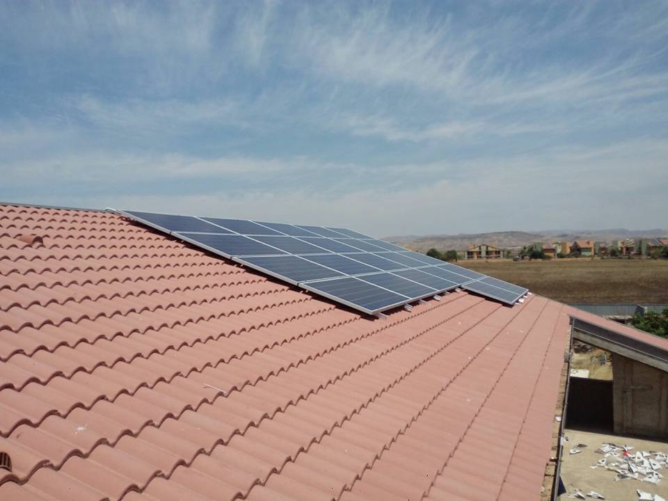 pannelli solari su un tetto