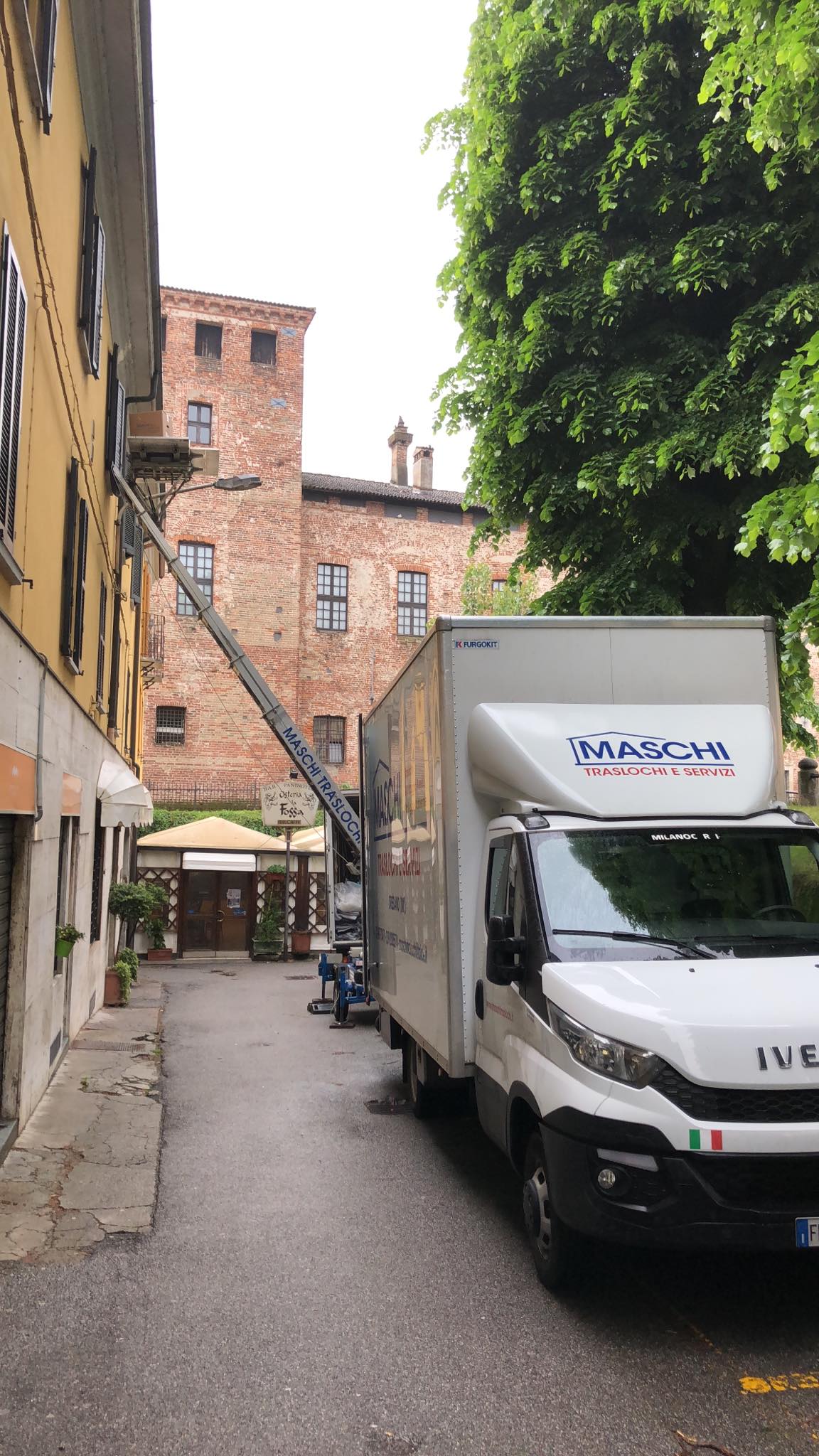 Trasloco in strada stretta