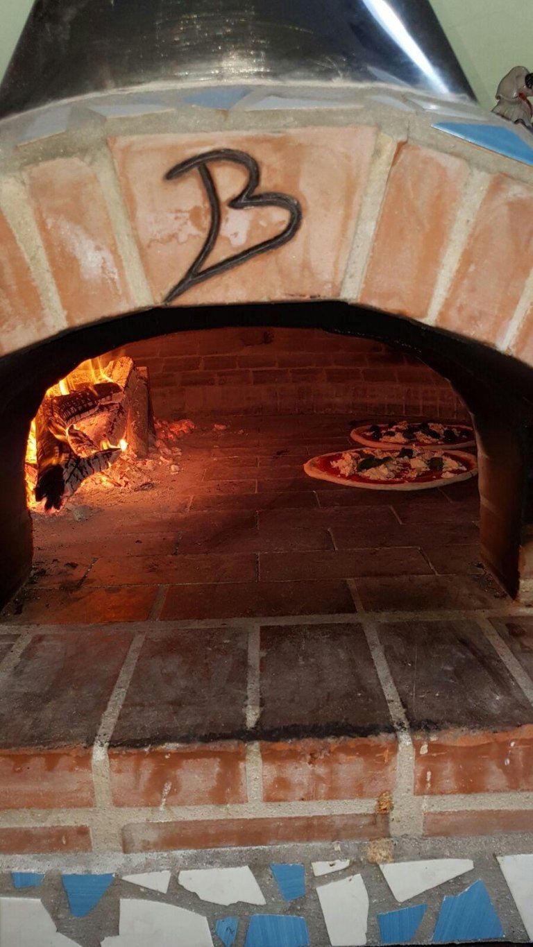 Forno con pizze