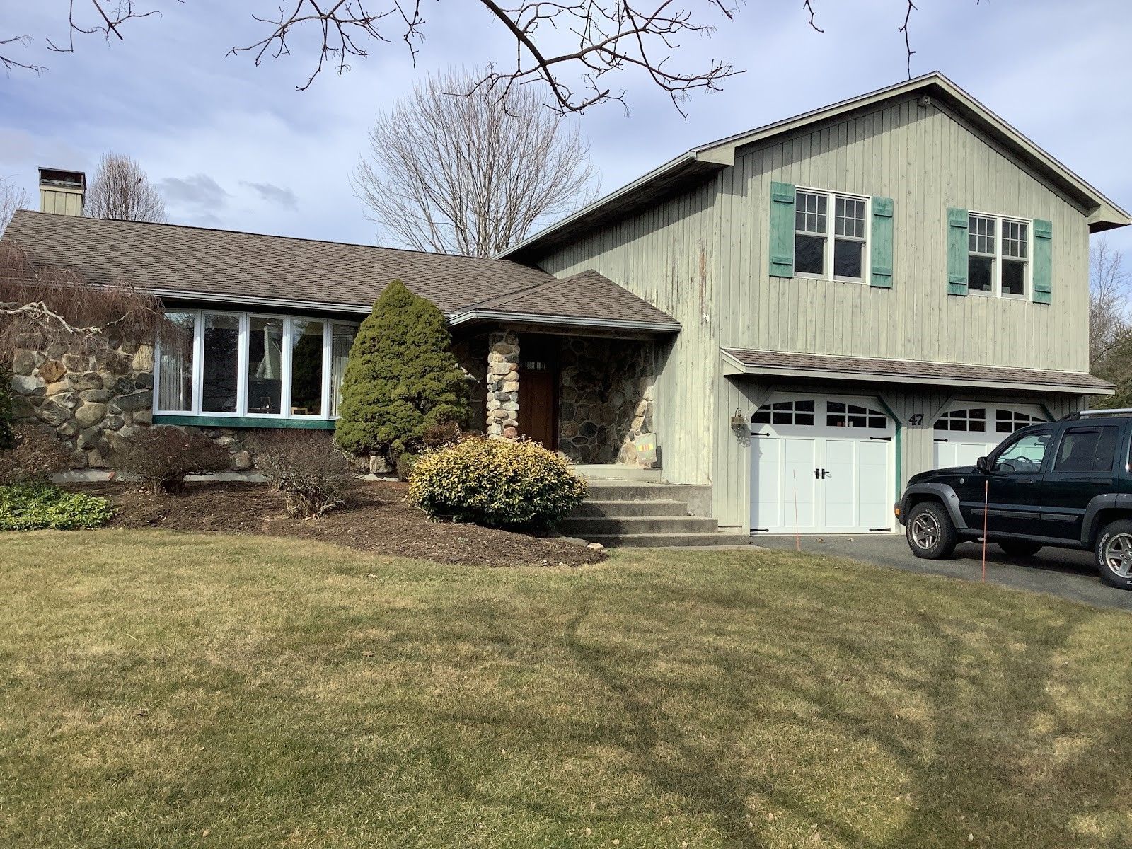 before picture of a residential home prior to being painted