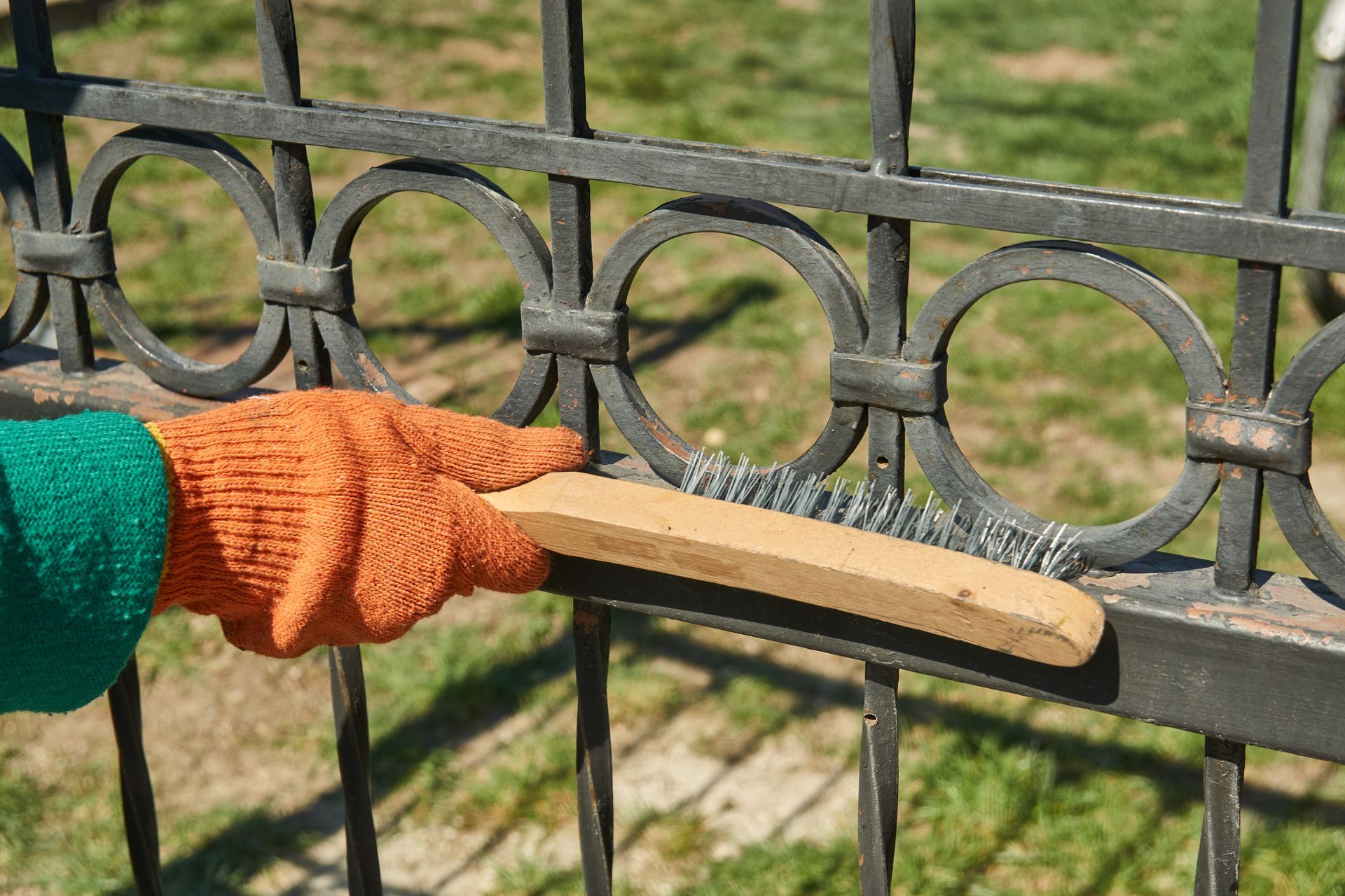 prepping metal rusted surface before applying paint