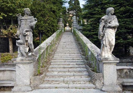 scalinata parco storico