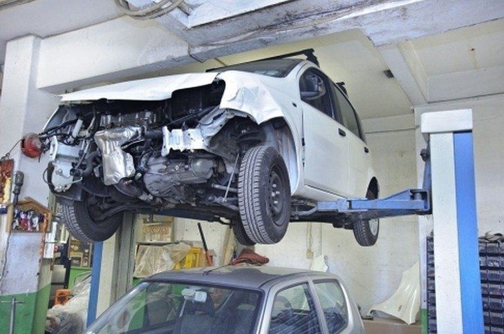 Lavorazione lamiera auto