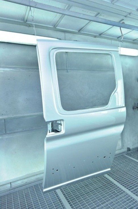 Verniciatura carrozzeria auto