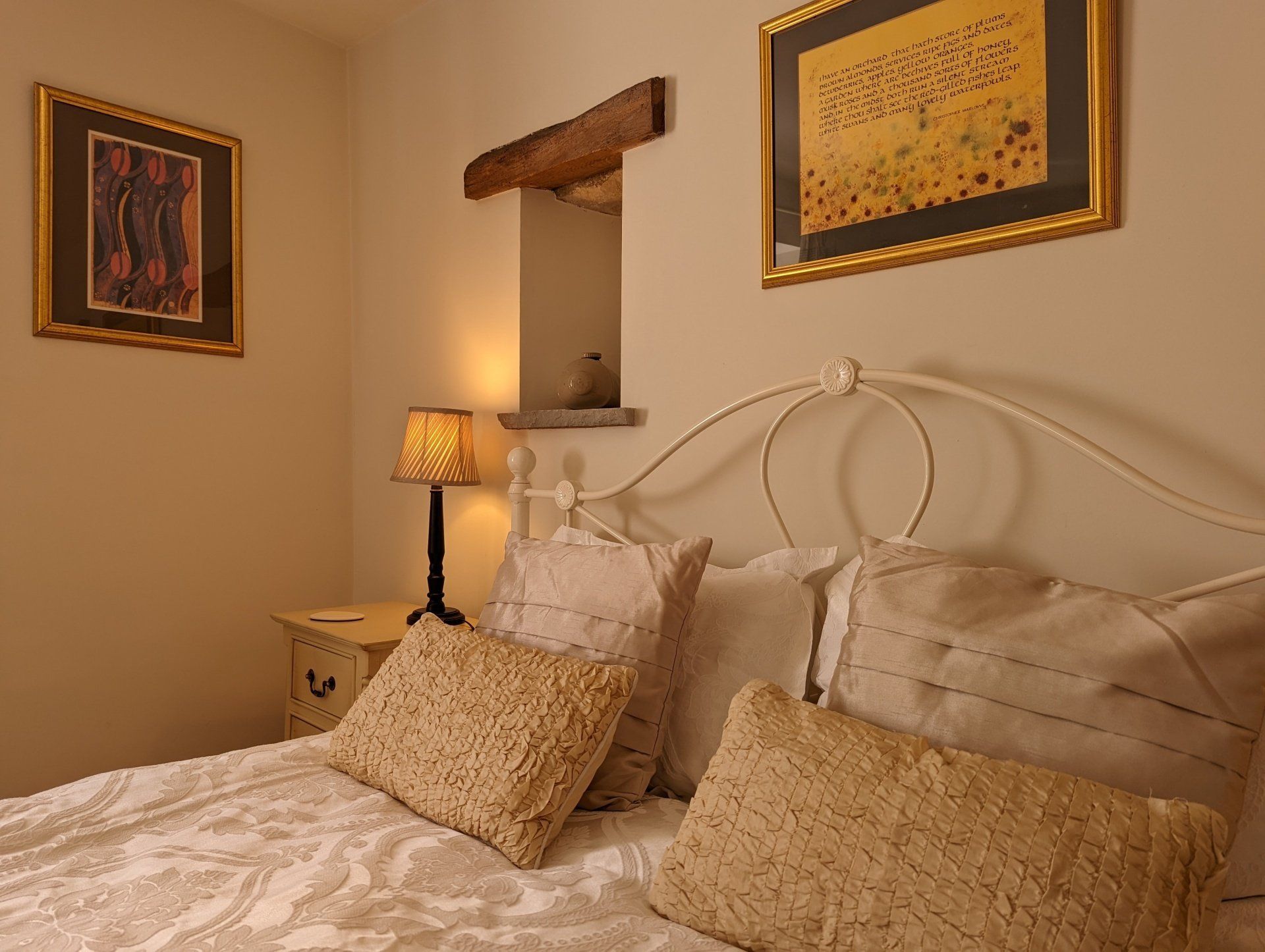 Loand House Court, Cruck Cottage, Kingsize Bed, Relax