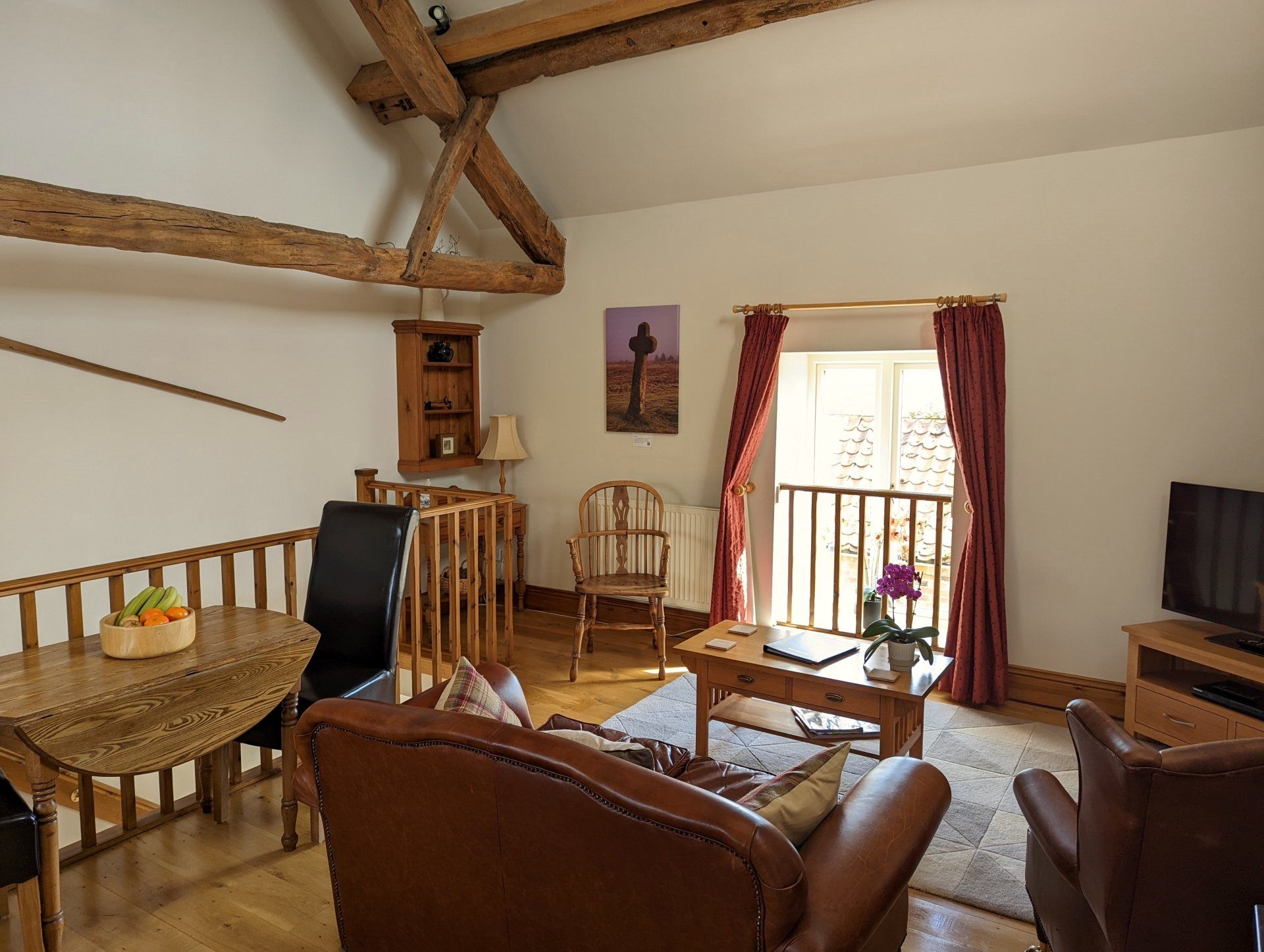 Loand House Court, Cruck Cottage, Spacious, Cosy Living Area,  2 People, Couples