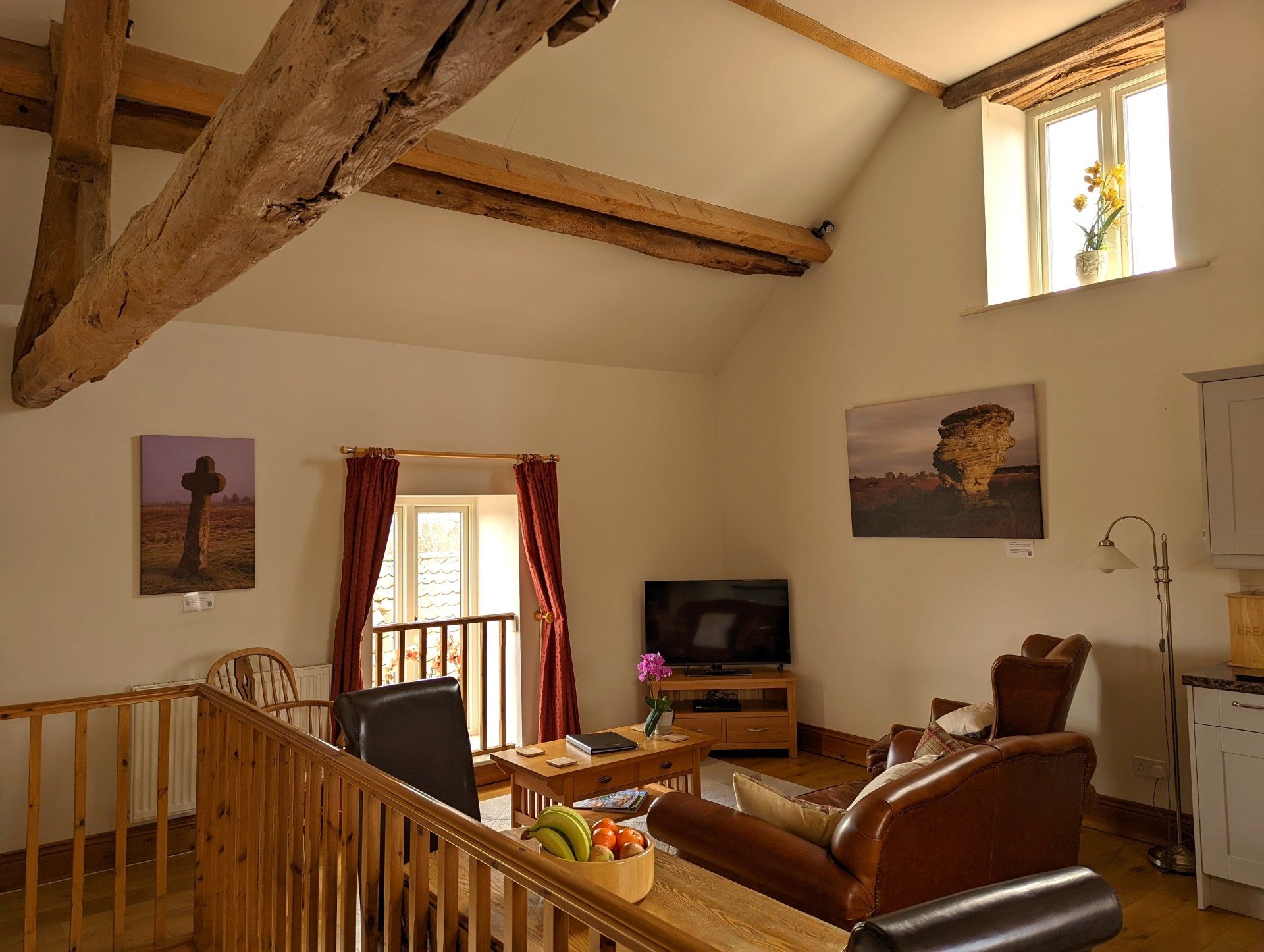 Loand House Court, Cruck Cottage, Spacious, Cosy Living Area, Smart TV