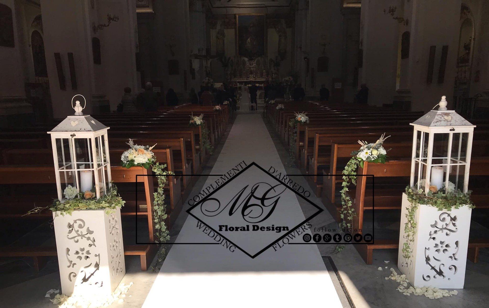 Addobbi floreali per interno della chiesa