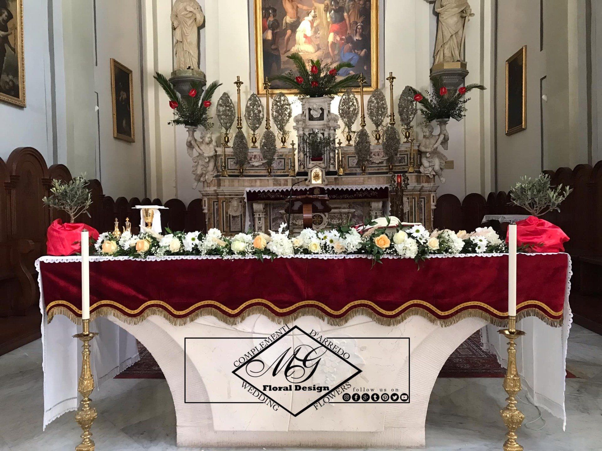 Addobbi floreali per altare