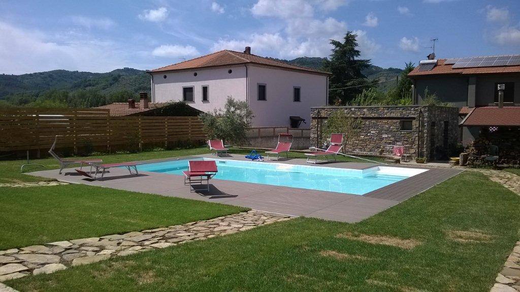 casale con piscina restaurata