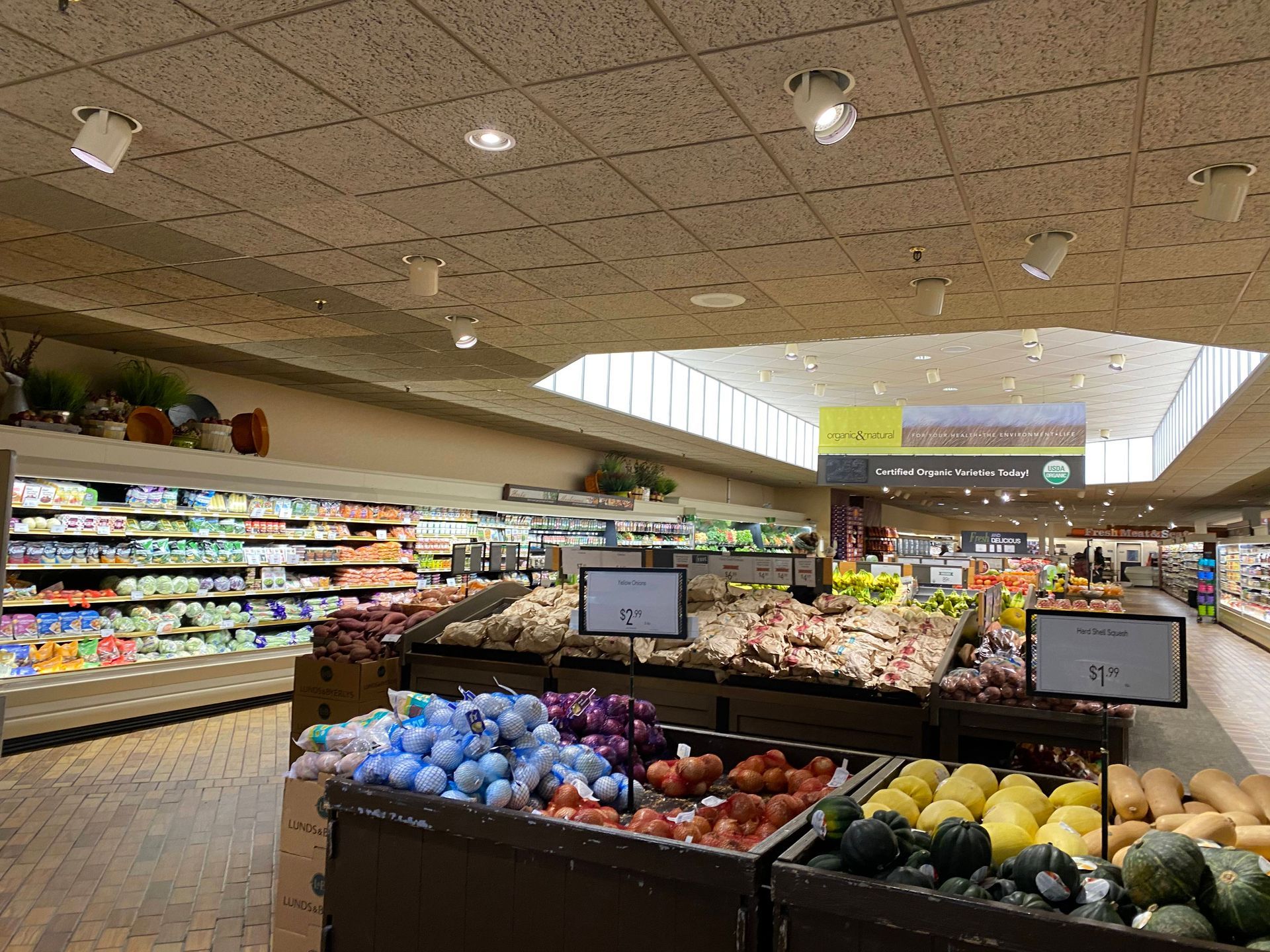 A grocery store filled with lots of fruits and vegetables