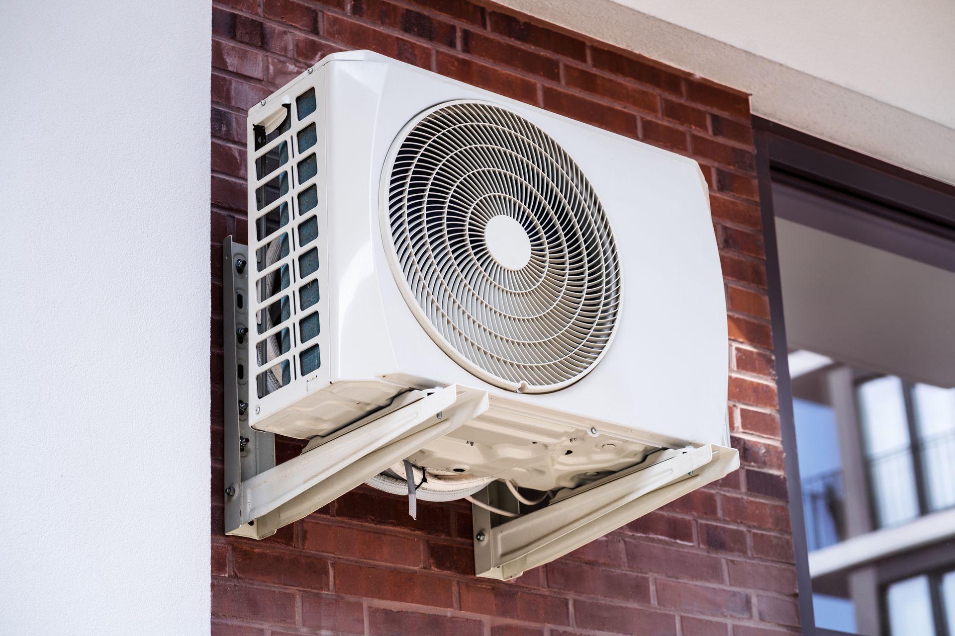 Ductless heat pump for an air conditioner.