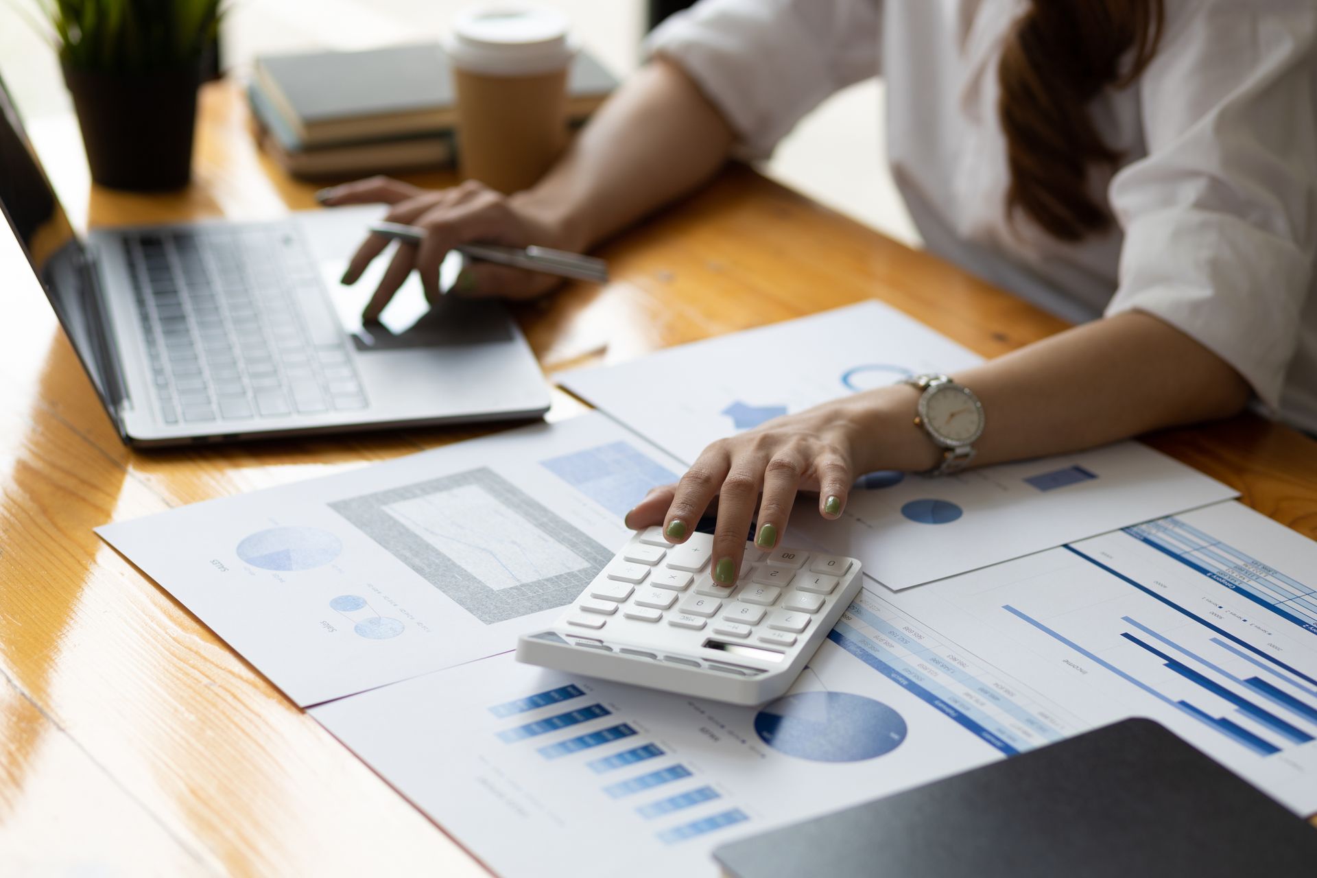 Cuide do seu negocio e Deixe a burocracia com a Polifisco