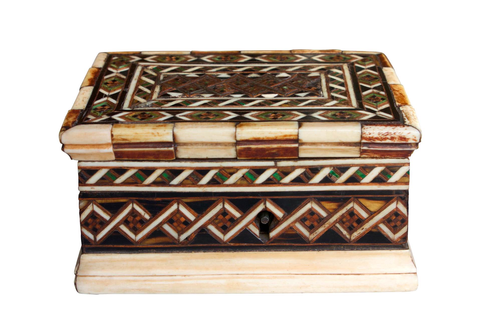 Cofanetto decorato a motivi geometrici