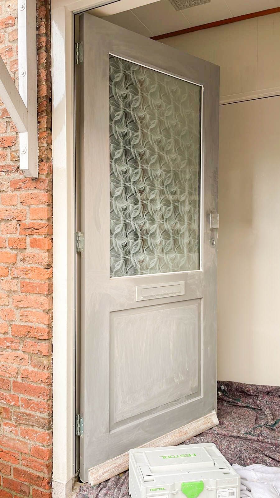 voordeur schilderen door wesselvastgoedonderhoud