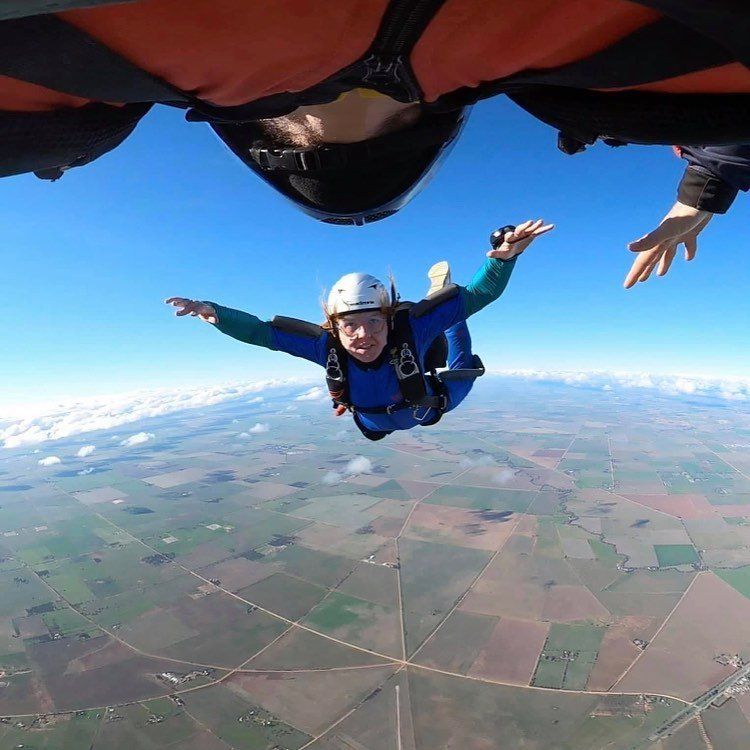 Expert skydiving instructors at aidelaide tandem skydiving