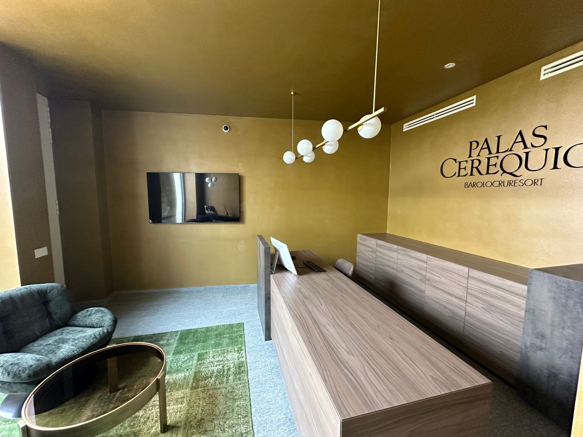 o	Palas Cerequio Barolo Cru Resort La Morra