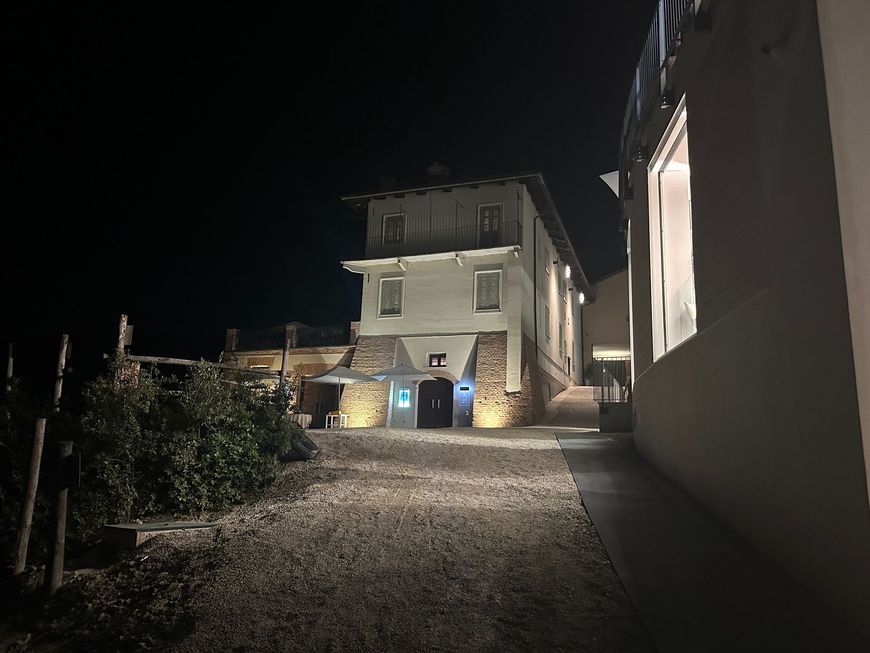 o	Palas Cerequio Barolo Cru Resort La Morra