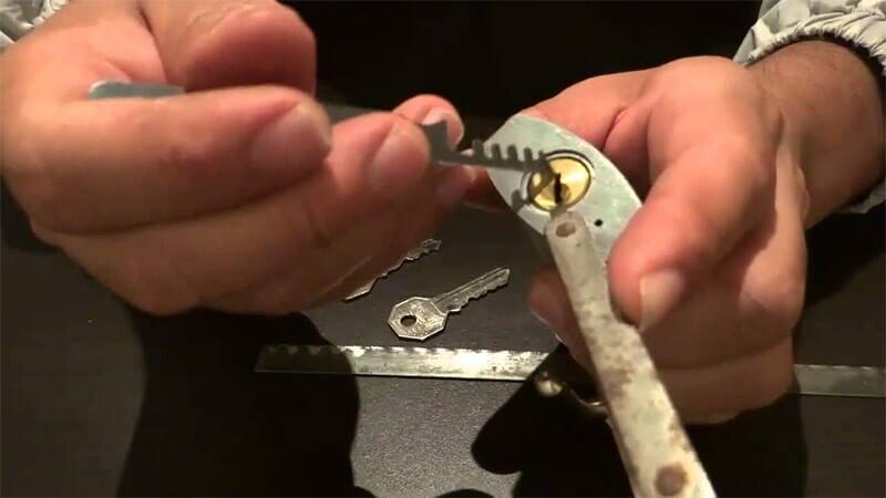 CERRAJERÍA AU-RO - Chapas y candados