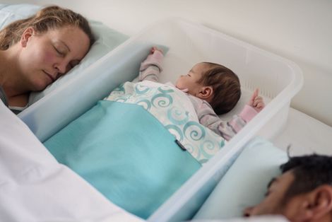 Baby bed pod best sale