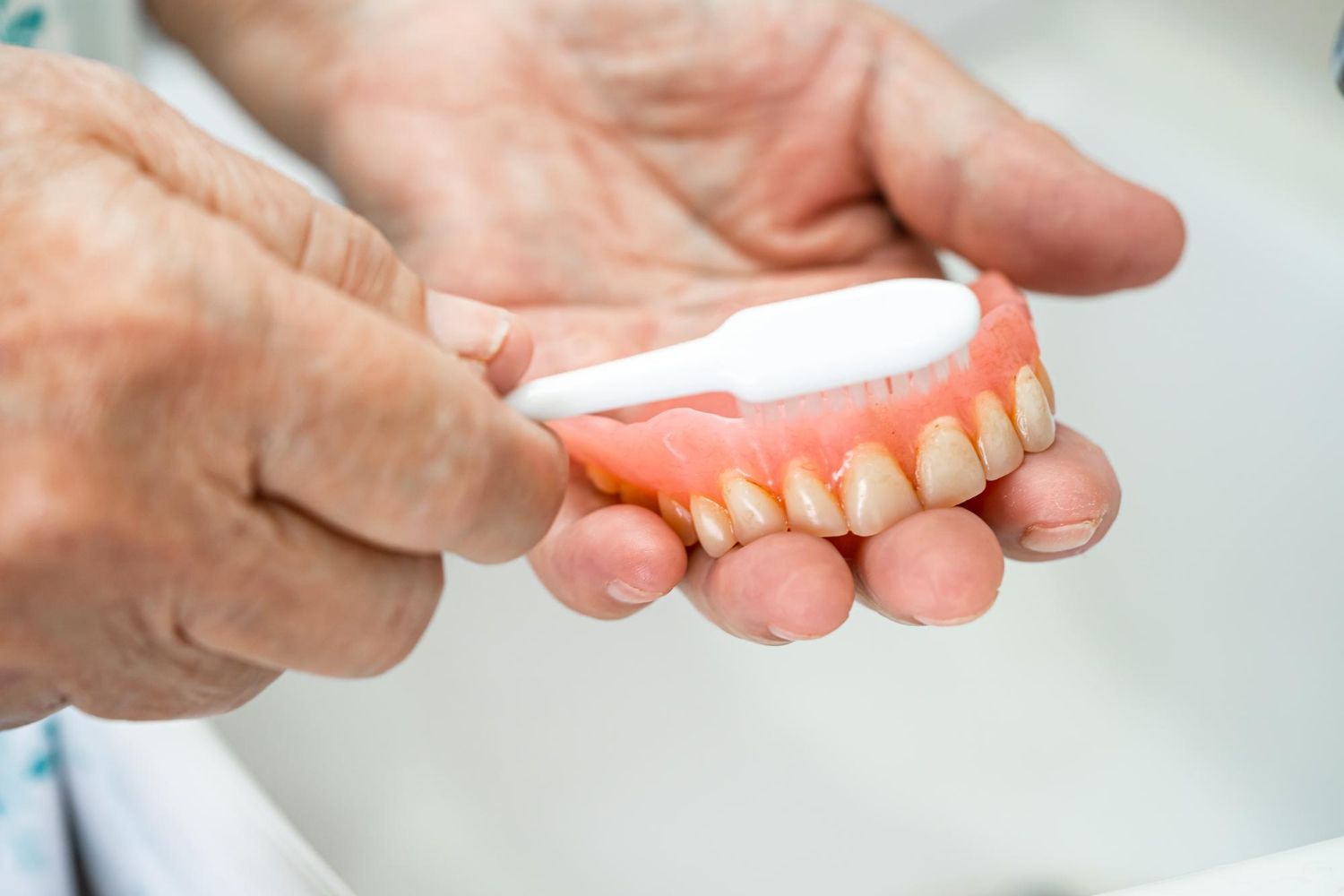 cleaning dentures