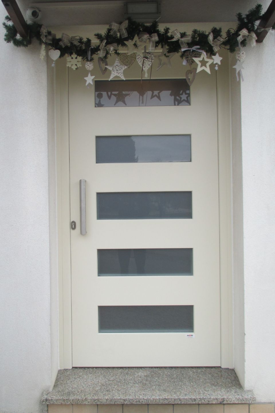 portoncino d'ingresso con vetrata satinata