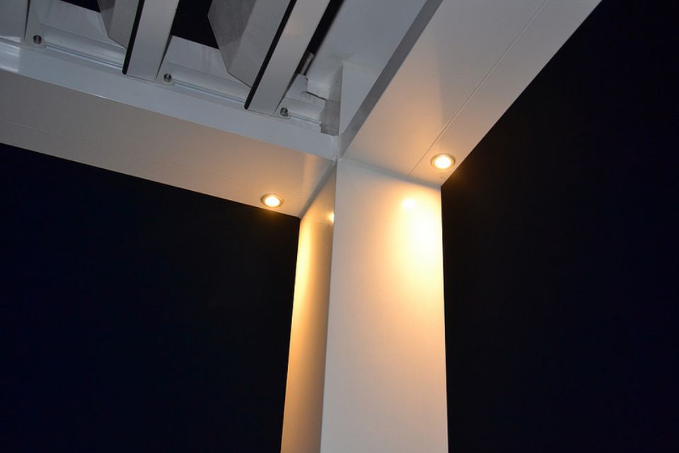 fari a LED su pergola