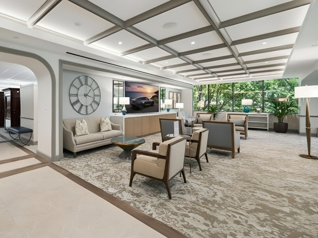 Lobby in The Houstonian Club