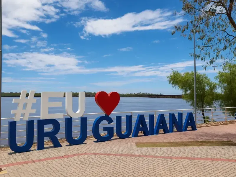 Grande placa azul e branca: 