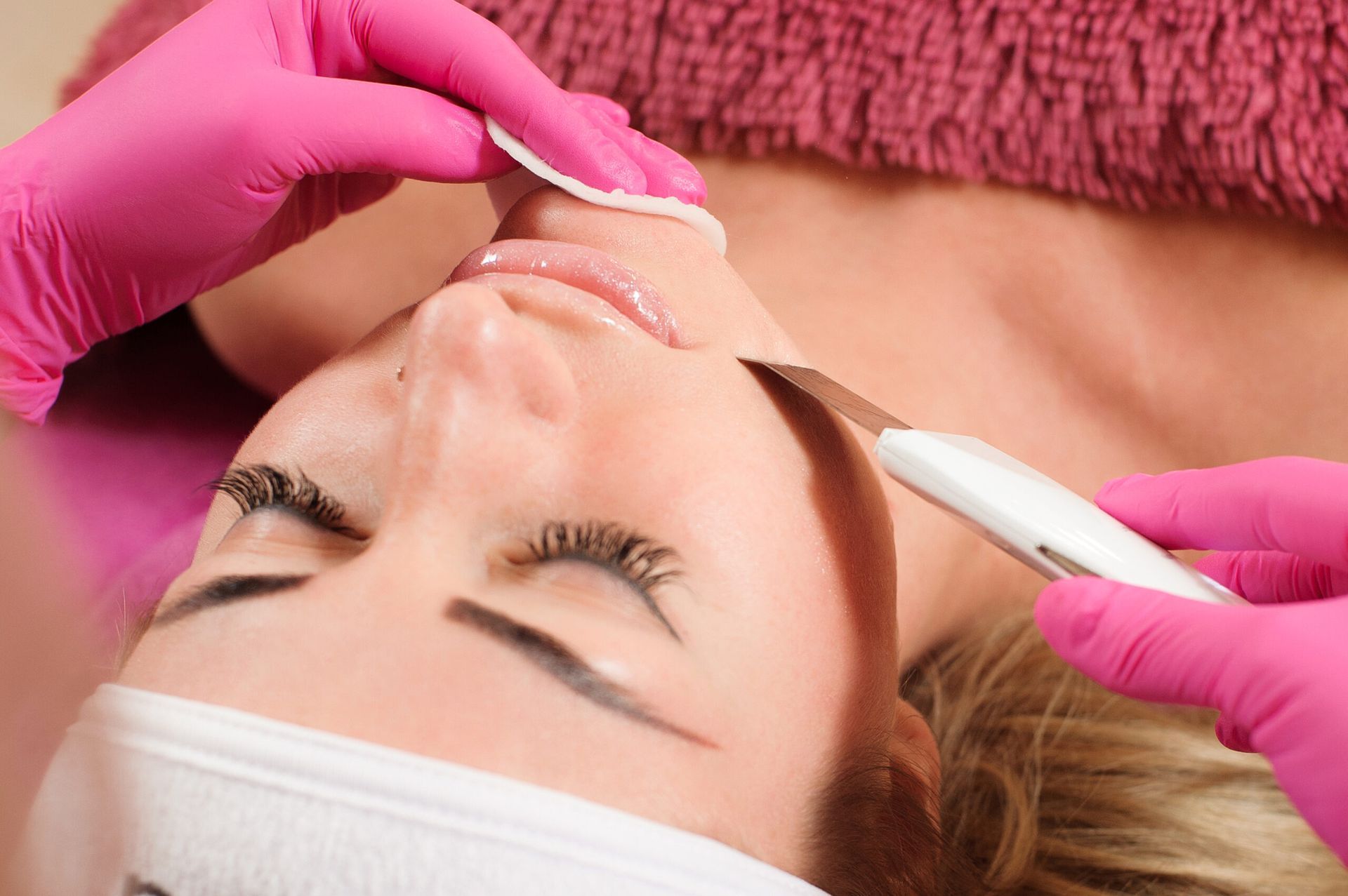 lci-skincare-therapy-face-teartment