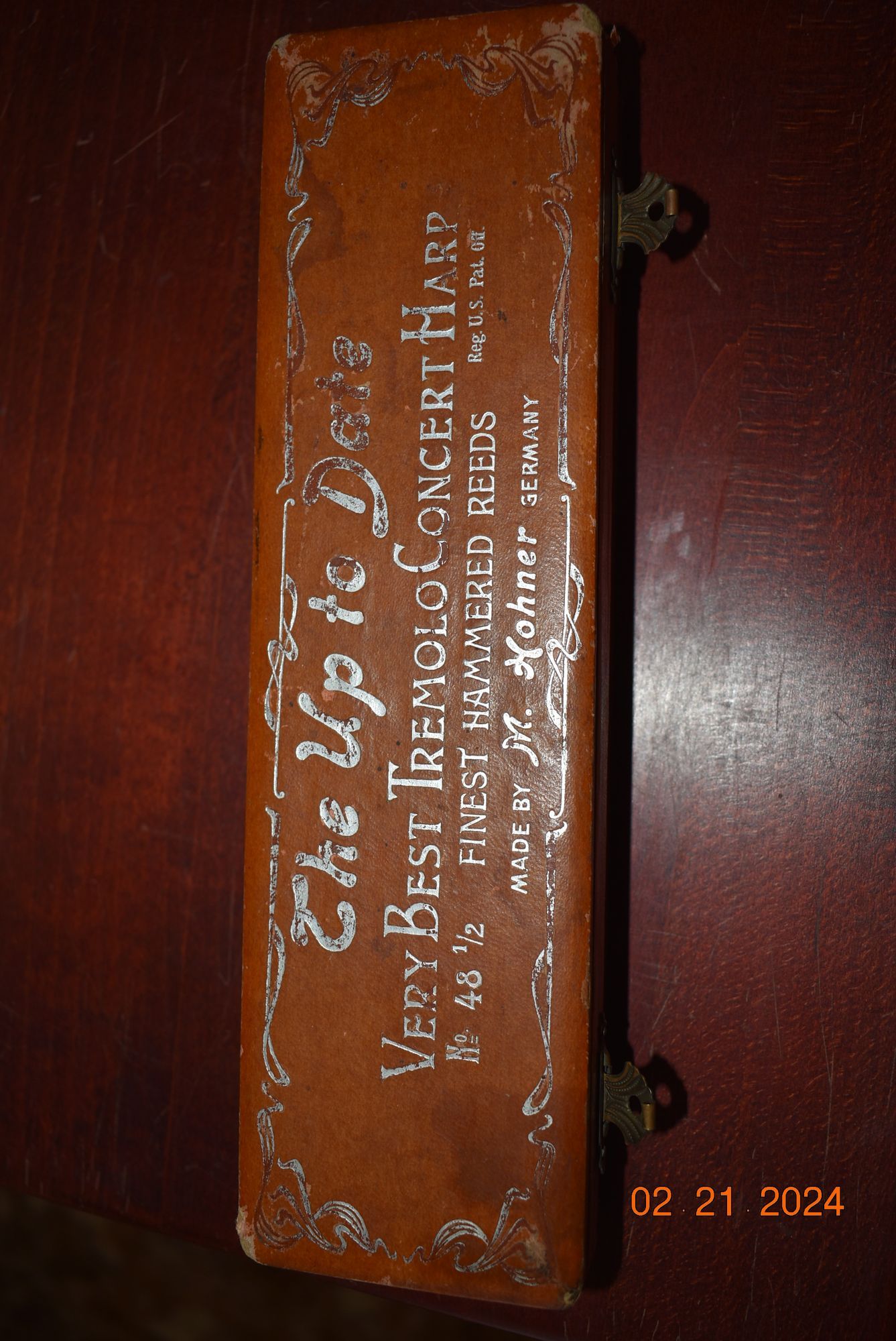 Antique tremolo concert hall hammered harp.