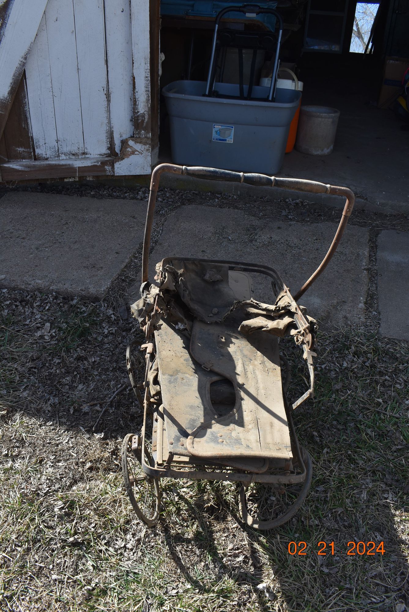 Antique 1800s baby carriage