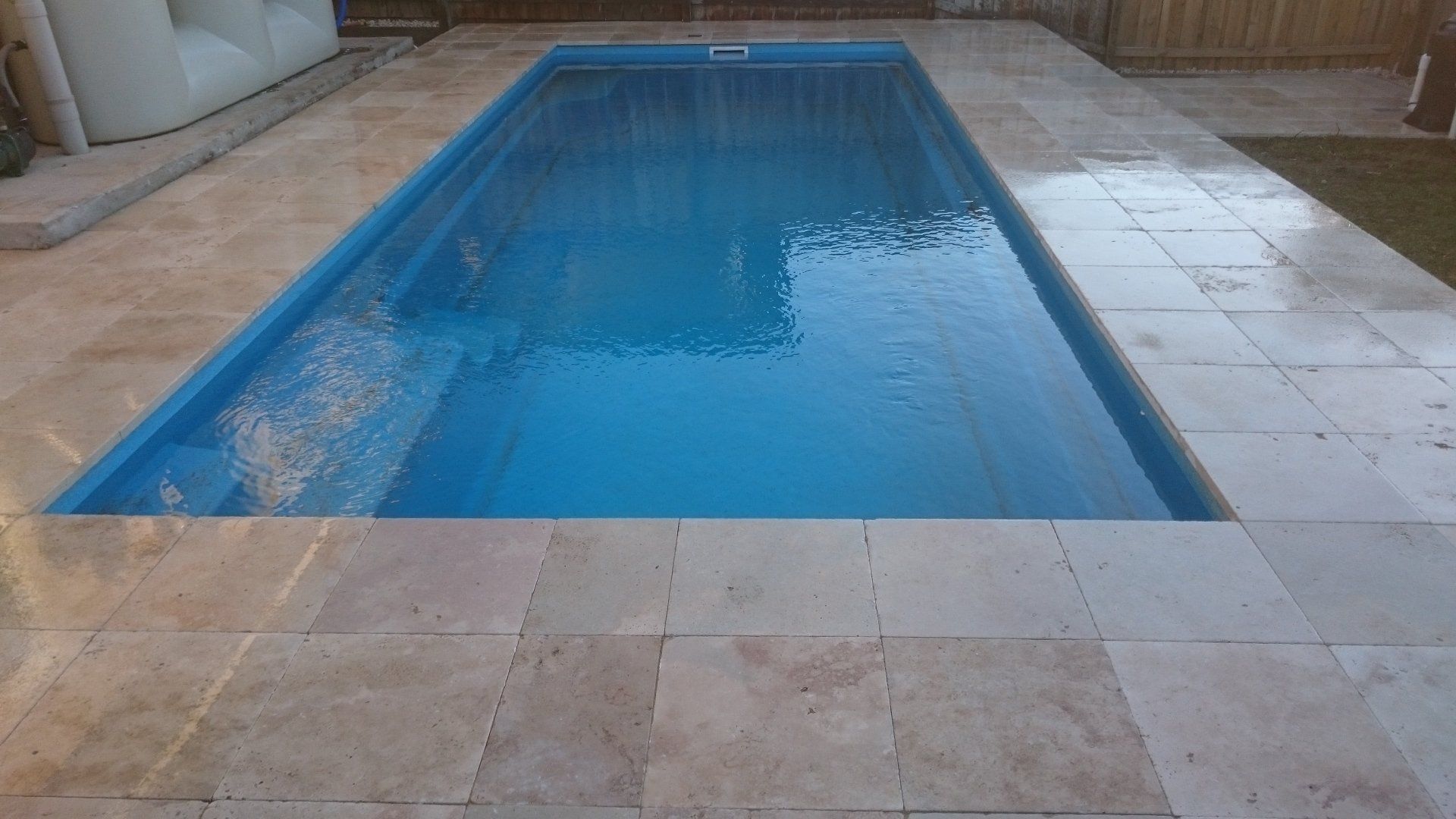 Pool surrounds, pool fence