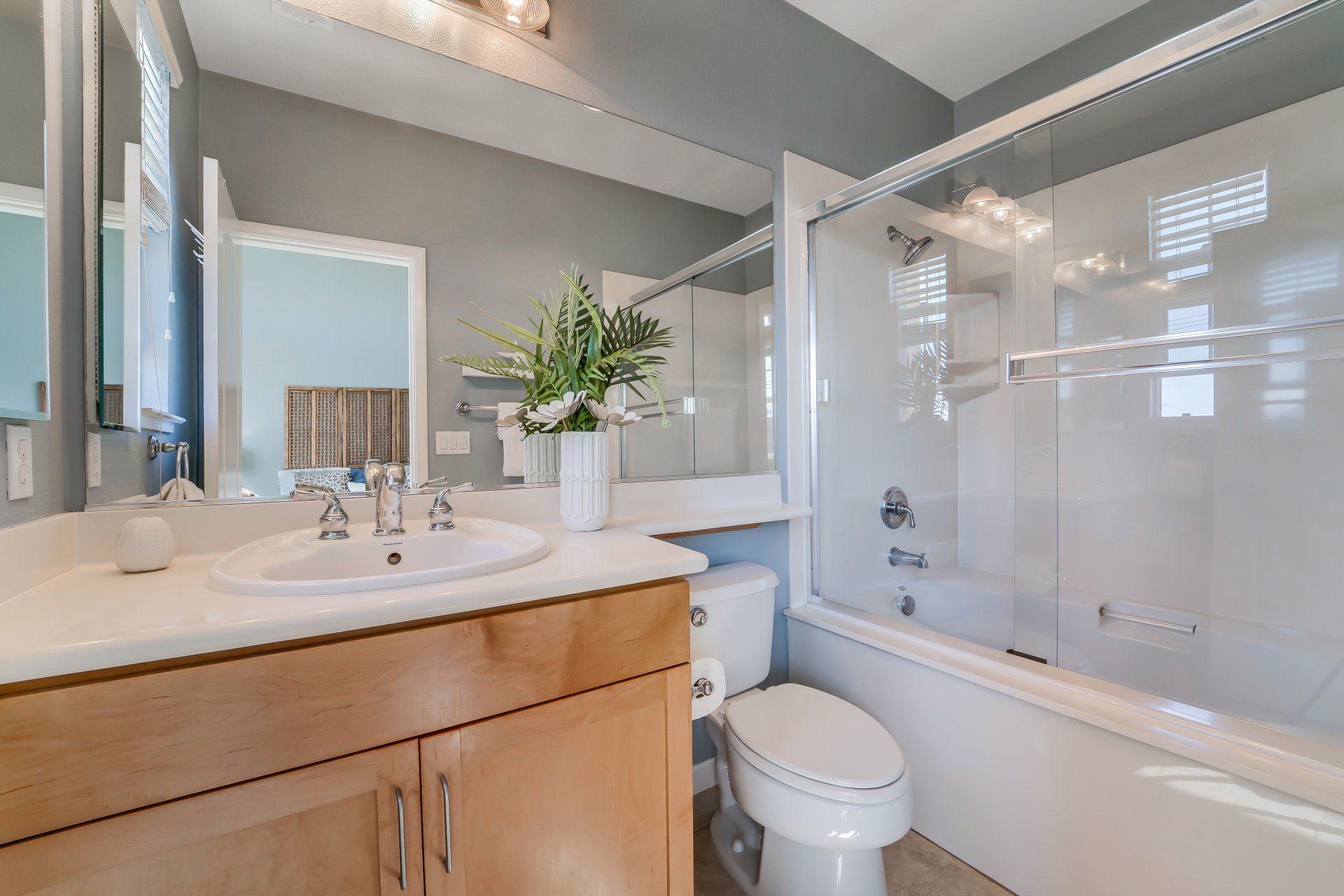 Mariani Square Bathroom